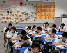 全部为了学生进一步触碰和感知到教师群